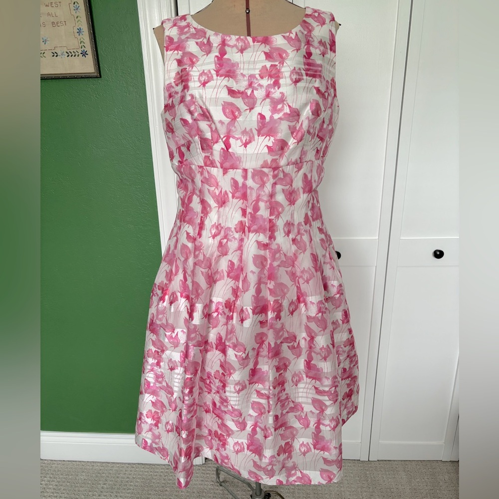 Leslie Fay Pink and White Floral Midi Dress